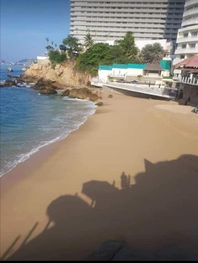 Suite En Torres Gemelas A Pie De Playa 611 Acapulco Bagian luar foto