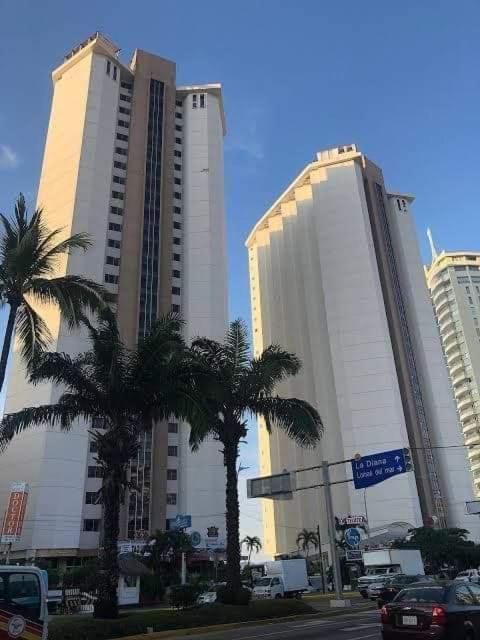 Suite En Torres Gemelas A Pie De Playa 611 Acapulco Bagian luar foto